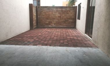 puerta real, departamento planta baja, 3 recámaras, 3 estacionamientos.