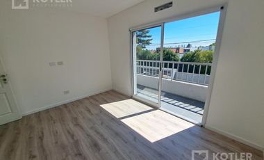 PH a estrenar, 3 ambientes, con cochera y patio