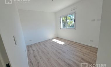 PH a estrenar, 3 ambientes, con cochera y patio