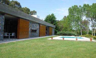 Casa en Villa Elisa - Dacal Bienes Raíces