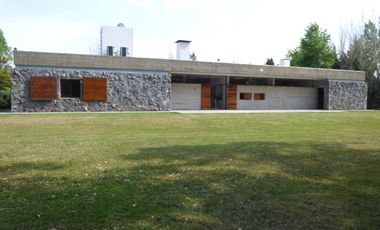 Casa en Villa Elisa - Dacal Bienes Raíces