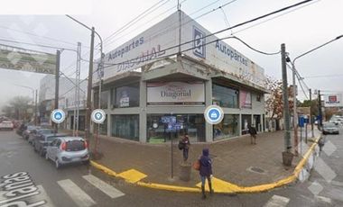 Venta de local comercial 500 m2 sobre Enrique Mosconi esquina Leguizamón