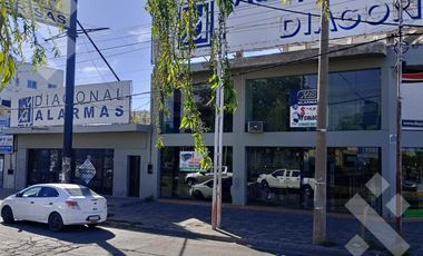 Venta de local comercial 500 m2 sobre Enrique Mosconi esquina Leguizamón