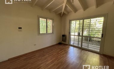 Chalet de 6 amb. s/excelente lote de 10x72m. en Temperley Este