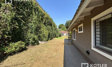 Chalet de 6 amb. s/excelente lote de 10x72m. en Temperley Este