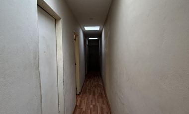 Chalet de 6 amb. s/excelente lote de 10x72m. en Temperley Este