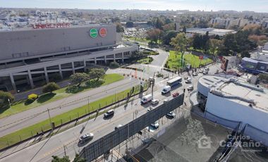Único y Exclusivo Lote en Esquina, Frente a Unicenter