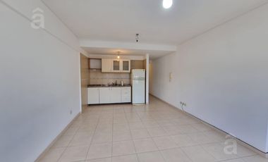 Departamento en Alquiler en Villa Ballester - Monoambiente muy luminoso.