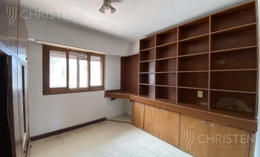 Casa en alquiler o Permuta 4 dormitorios cochera y patio Barrio Schneider