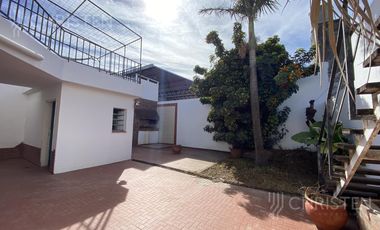 Casa en alquiler o Permuta 4 dormitorios cochera y patio Barrio Schneider