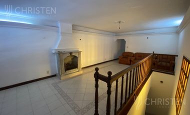 Casa en alquiler o Permuta 4 dormitorios cochera y patio Barrio Schneider