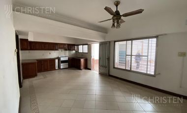 Casa en alquiler o Permuta 4 dormitorios cochera y patio Barrio Schneider