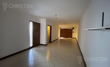 Casa en alquiler o Permuta 4 dormitorios cochera y patio Barrio Schneider