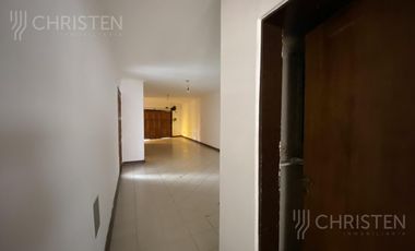 Casa en alquiler o Permuta 4 dormitorios cochera y patio Barrio Schneider