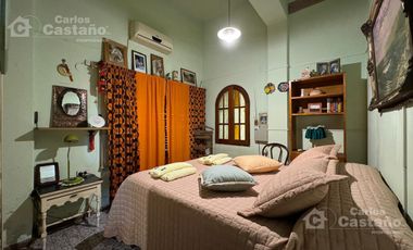PH Tipo Casa Ideal 2 Familias o Renta en PB y PA a 3/C de Av. Maipu.