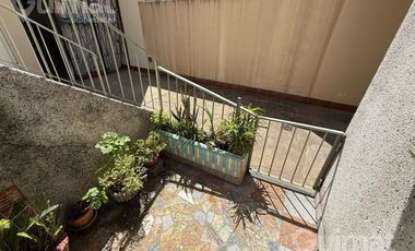 Ph en Florida, barrio la calesita de 3 ambientes 114 metros totales con sotano y patio