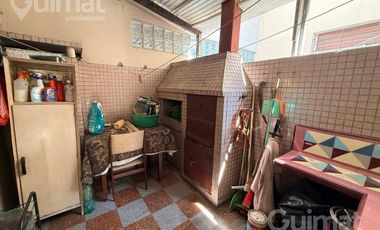 Ph en Florida, barrio la calesita de 3 ambientes 114 metros totales con sotano y patio