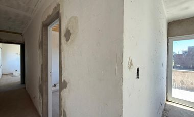 Venta/Apto Credito Casa Dos Dormitorios Cochera Quincho Jardin. Ibarlucea