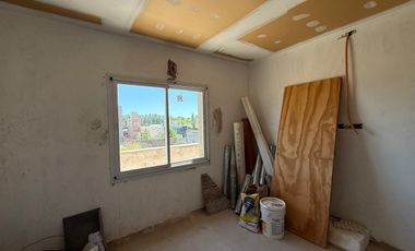 Venta/Apto Credito Casa Dos Dormitorios Cochera Quincho Jardin. Ibarlucea