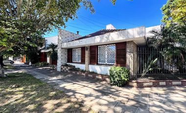 Venta Chalet de 2 dormitorios en Banfield Oeste.