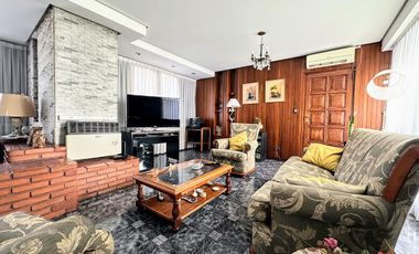Venta Chalet de 2 dormitorios en Banfield Oeste.