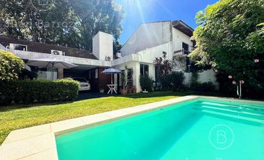 Venta Chalet de 2 dormitorios en Banfield Oeste.