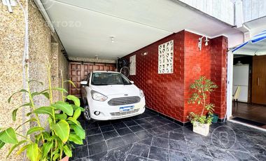 Venta Chalet de 2 dormitorios en Banfield Oeste.