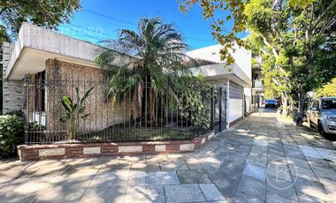Venta Chalet de 2 dormitorios en Banfield Oeste.