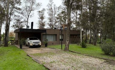 Casa de 1 dormitorio y comodín Pileta Cochera Entorno Único Facilidades