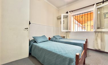 CASA VENTA VICENTE LÓPEZ 5 AMBIENTES JARDÍN COCHERA