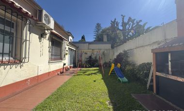 CASA VENTA VICENTE LÓPEZ 5 AMBIENTES JARDÍN COCHERA