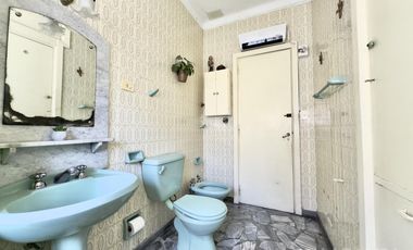 CASA VENTA VICENTE LÓPEZ 5 AMBIENTES JARDÍN COCHERA
