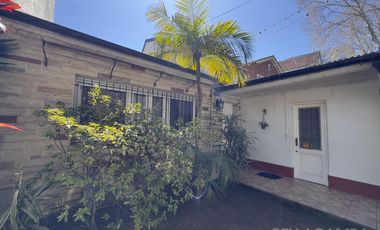 CASA VENTA VICENTE LÓPEZ 5 AMBIENTES JARDÍN COCHERA