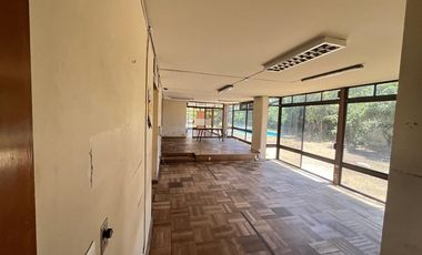 SE ARRIENDA OFICINA/ CLINICA / LOCAL EN 1 Ote 1565