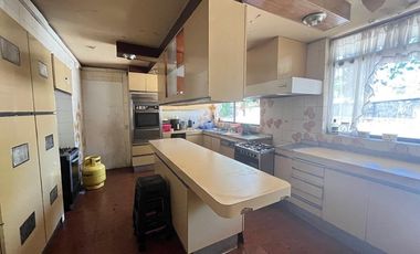 SE ARRIENDA OFICINA/ CLINICA / LOCAL EN 1 Ote 1565