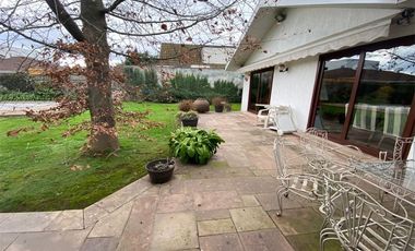 SE VENDE EXCLUSIVA CASA CENTRAL EN CURICO, 400 M2