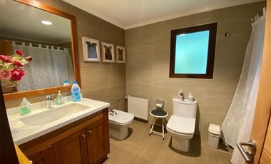 SE VENDE EXCLUSIVA CASA CENTRAL EN CURICO, 400 M2