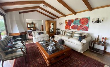 SE VENDE EXCLUSIVA CASA CENTRAL EN CURICO, 400 M2