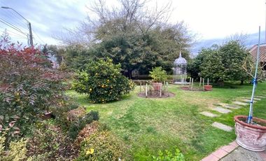 SE VENDE EXCLUSIVA CASA CENTRAL EN CURICO, 400 M2