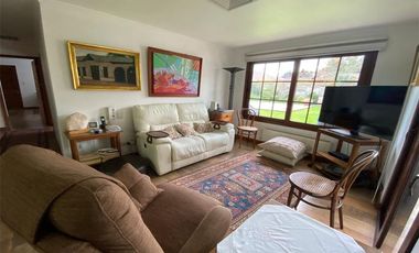 SE VENDE EXCLUSIVA CASA CENTRAL EN CURICO, 400 M2