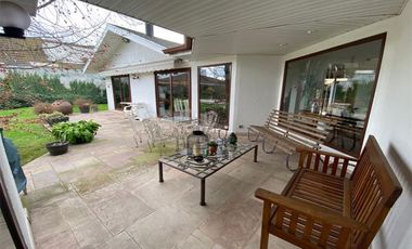 SE VENDE EXCLUSIVA CASA CENTRAL EN CURICO, 400 M2