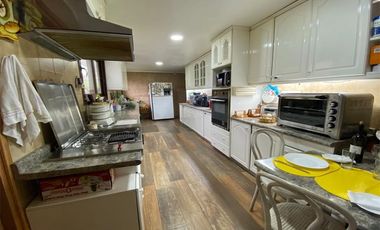 SE VENDE EXCLUSIVA CASA CENTRAL EN CURICO, 400 M2