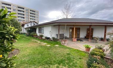 SE VENDE EXCLUSIVA CASA CENTRAL EN CURICO, 400 M2