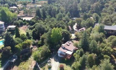 3 Casas con orilla Lago Colbún en 16.870 m2.