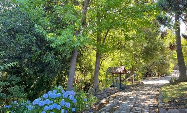 3 Casas con orilla Lago Colbún en 16.870 m2.