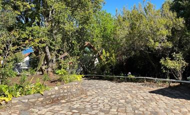 3 Casas con orilla Lago Colbún en 16.870 m2.