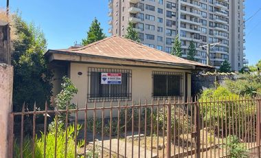 VENDE TERRENO 686 m2 y CASA en centro de Talca