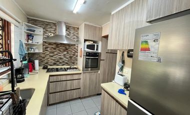 Se vende linda casa  LOTEO HACIENDA LAS RASTRAS