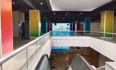 SE ARRIENDA EDIFICIO COMERCIAL 4 PISOS , 6642 m2