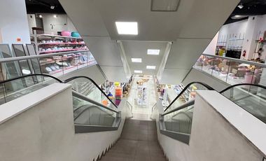 SE ARRIENDA EDIFICIO COMERCIAL 4 PISOS , 6642 m2